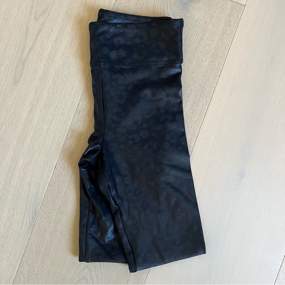 Lustrous High Rise Infinity Legging - Picture 6 of 12